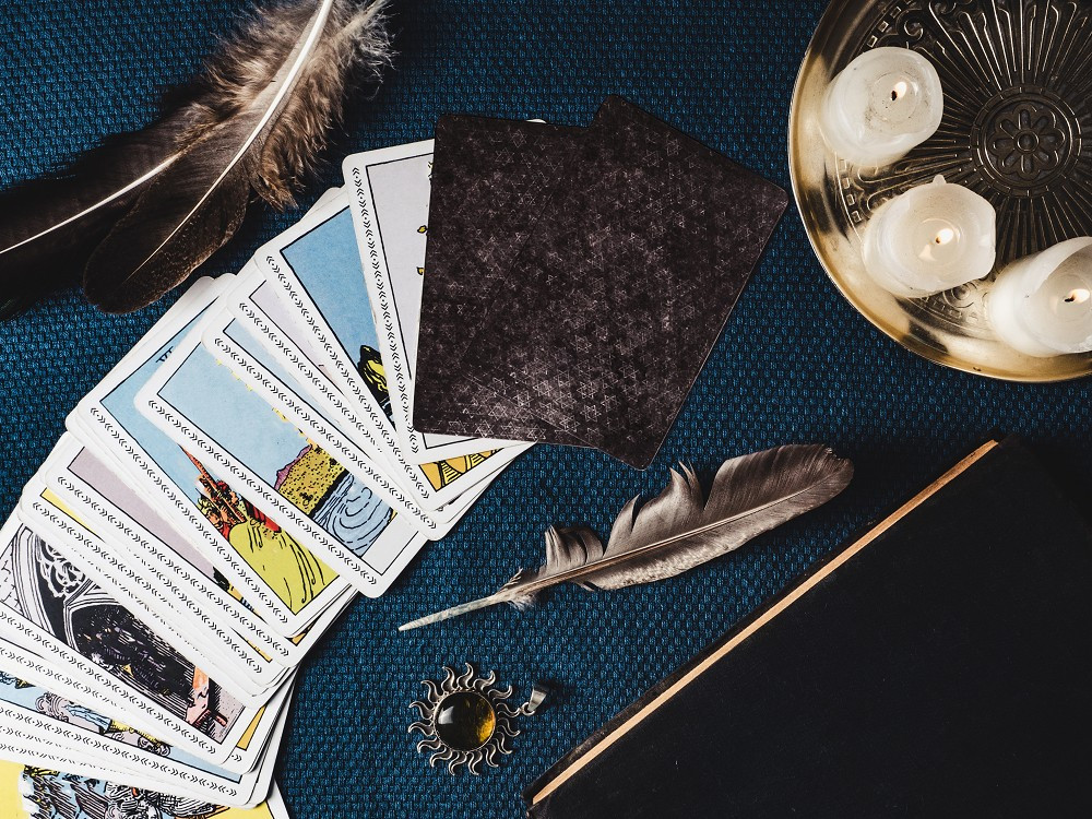 Tarot - Spiegel der Seele, Schlüssel zum Jetzt: Foto: © Svetlana / AdobeStock / #455041178